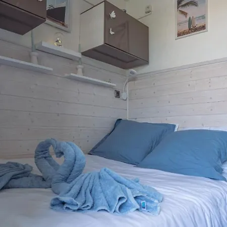 Agreable Les Pieds Dans L'eau *